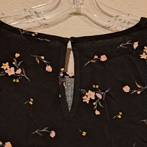 BUFFALO David Bitton black floral front-knot cap sleeve blouse top shirt size S - Picture 9 of 9